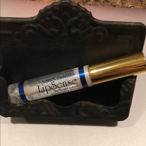 Silver glitter gloss